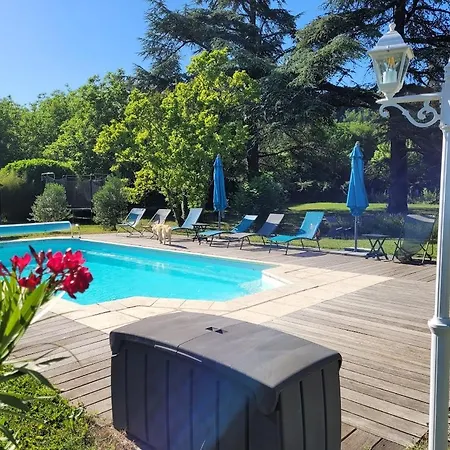 D'hotes Le Cedre Bleu Penzion Paříž